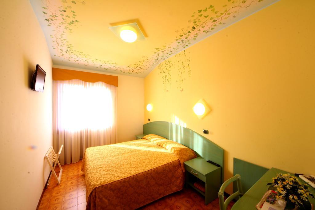 La Favorita Apricale B&B & Ristorante Habitación foto